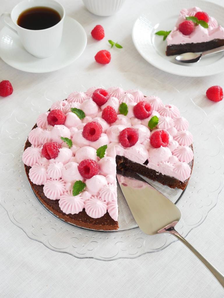 Kladdkaka med hallonmaräng 9 Kladdkaka med hallonmaräng | Receptskatt