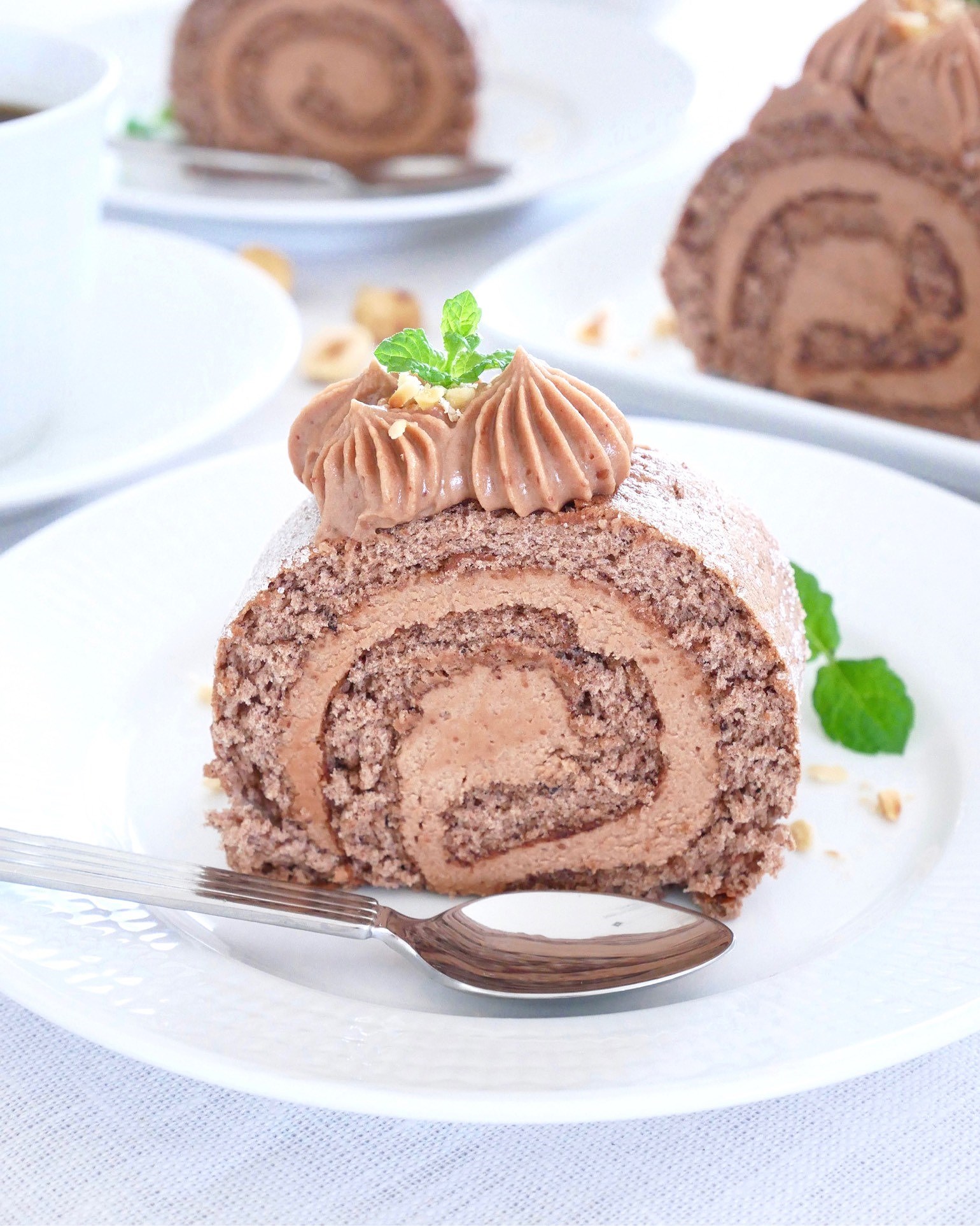 Chokladrulltårta med nougat Chokladrulltårta med nougat