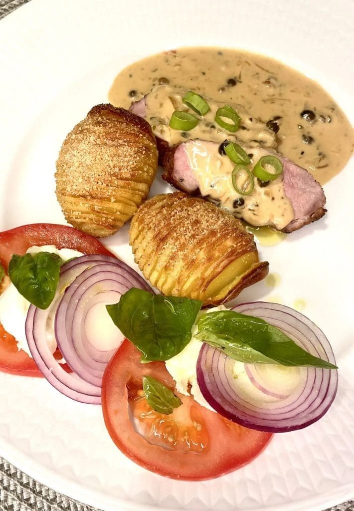 Ankbröst med hasselbackspotatis och grönpepparsås 9 Ankbröst med hasselbackspotatis och grönpepparsås | Receptskatt