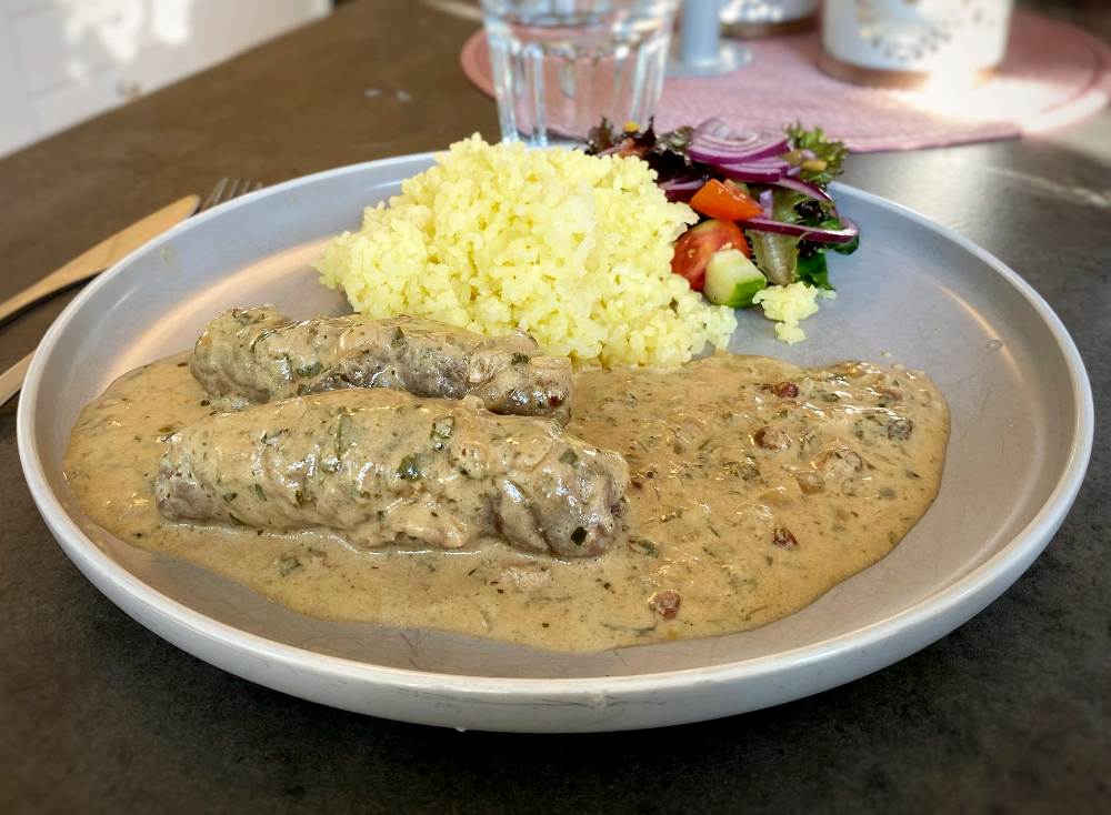 Oxrullader i gräddsås Oxrullader i gräddsås