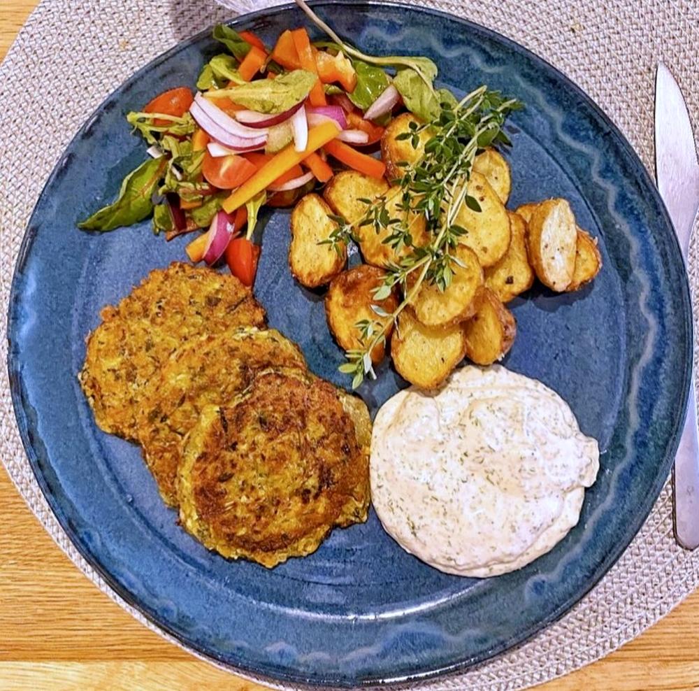 Zucchini- och morotsbiffar med fetaost 10 Zucchini- och morotsbiffar med fetaost | Receptskatt