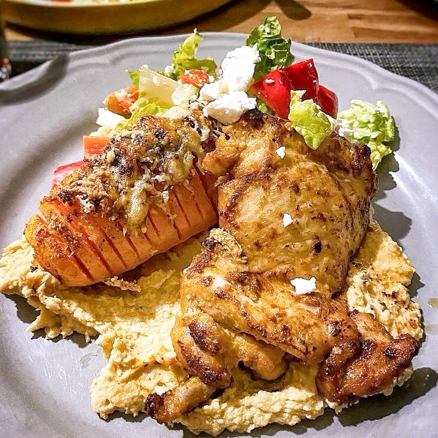 Stekta kycklinglår med hasselbackssötpotatis Stekta kycklinglår med hasselbackssötpotatis