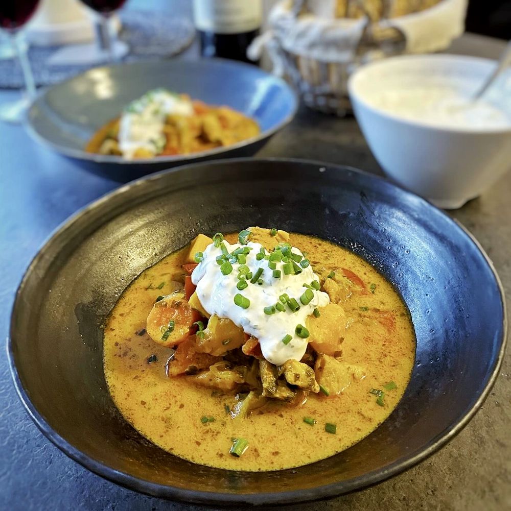 Magisk kycklinggryta med vitt vin och curry Magisk kycklinggryta med vitt vin och curry