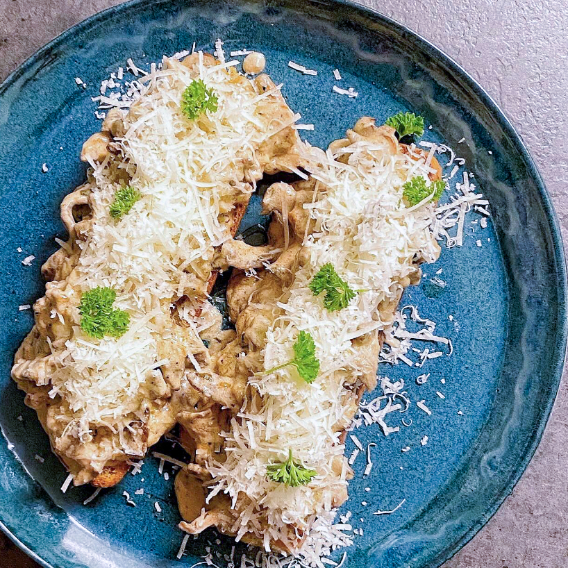 Kantarellmacka med lövbiff Kantarellmacka med lövbiff