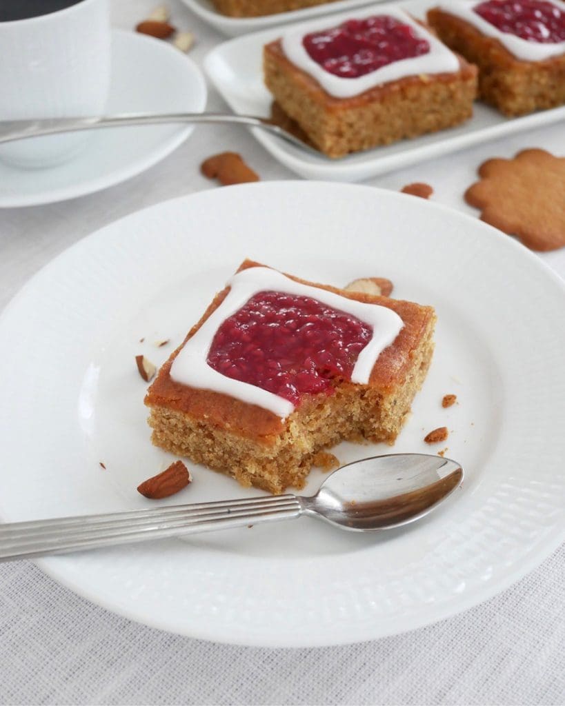 Runeberg i långpanna 7 Runeberg i långpanna | Receptskatt