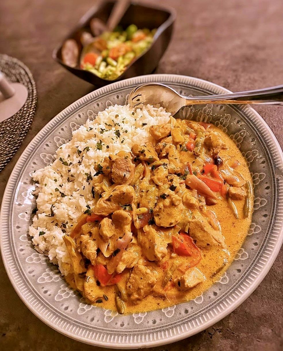 Fläskfilégryta med röd curry Fläskfilégryta med röd curry