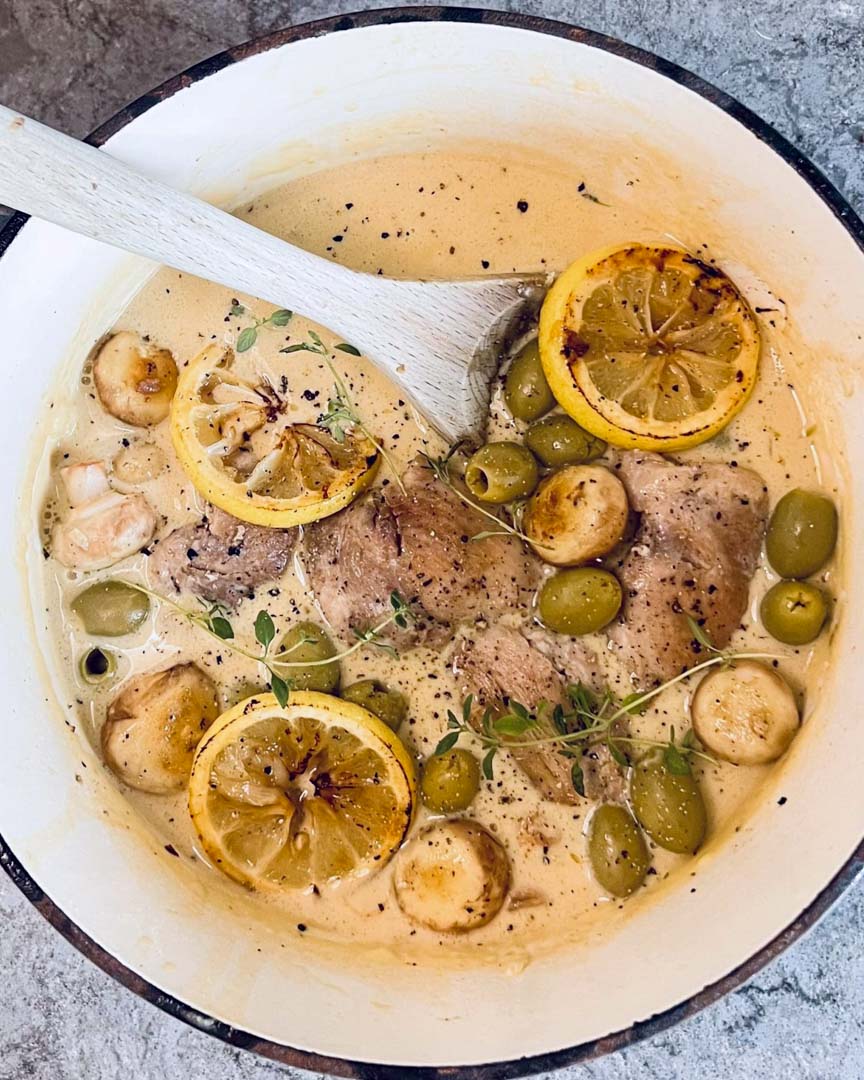Kycklinggryta med vitlök, citron och timjan Kycklinggryta med vitlök, citron och timjan
