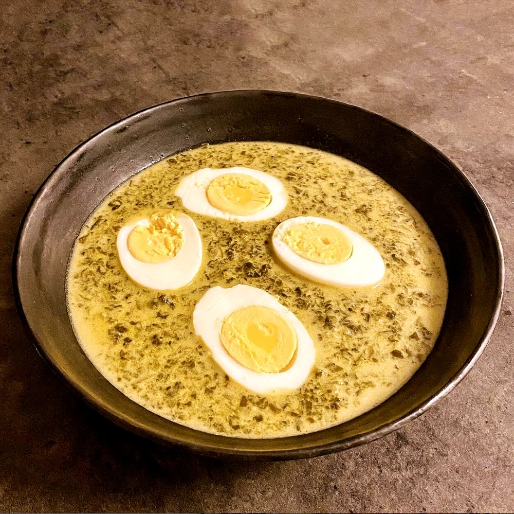 Spenatsoppa med ägghalvor Spenatsoppa med ägghalvor