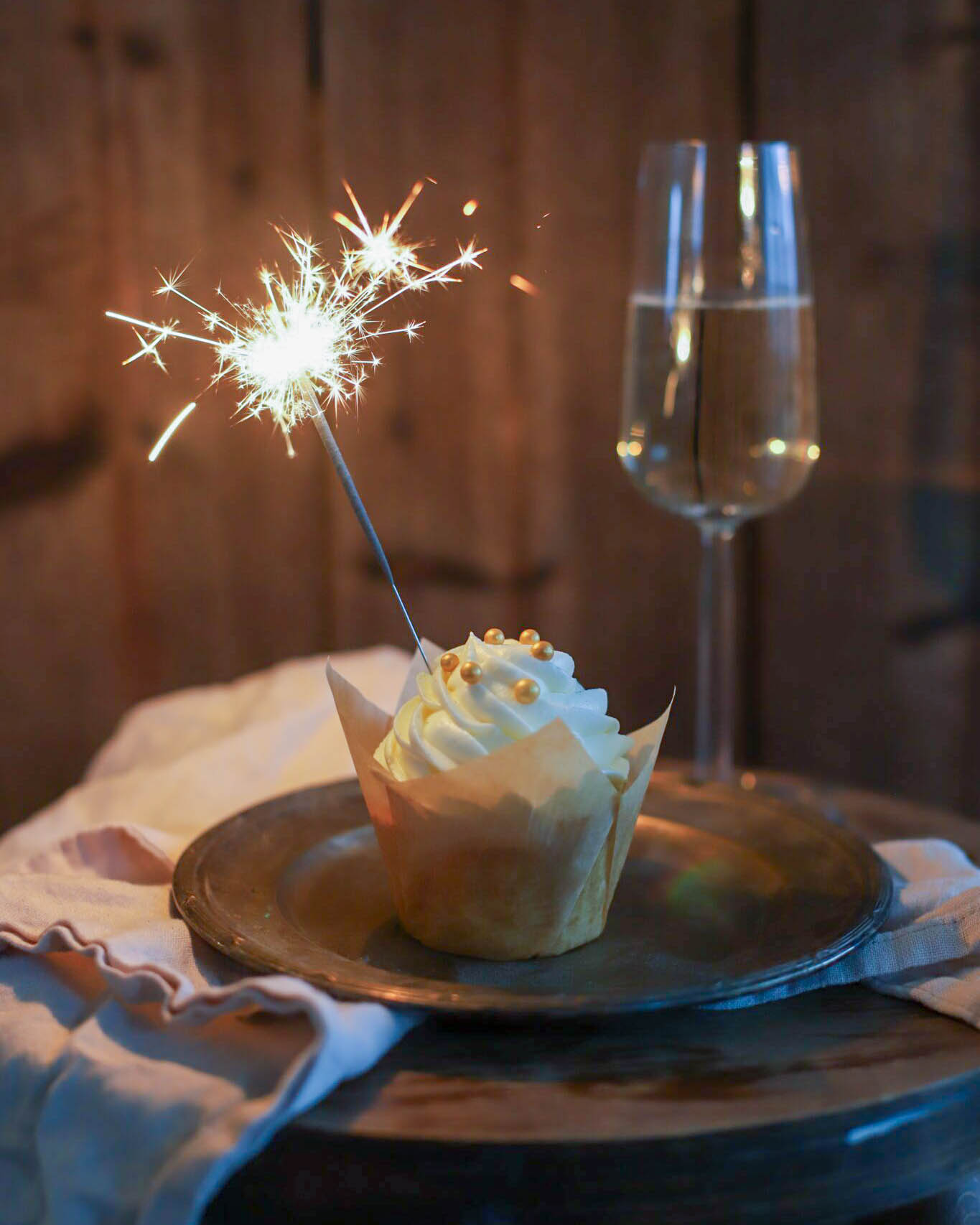 Vaniljcupcakes med clementincurd och prosecco frosting Vaniljcupcakes med clementincurd och prosecco frosting