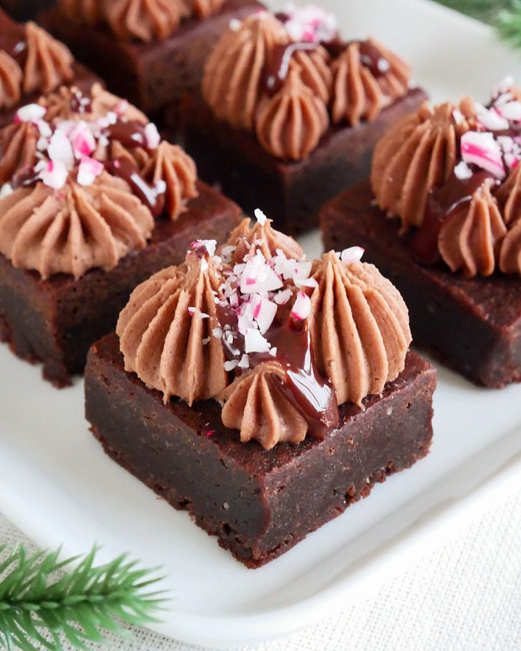 Julbrownie med chokladfrosting Julbrownie med chokladfrosting