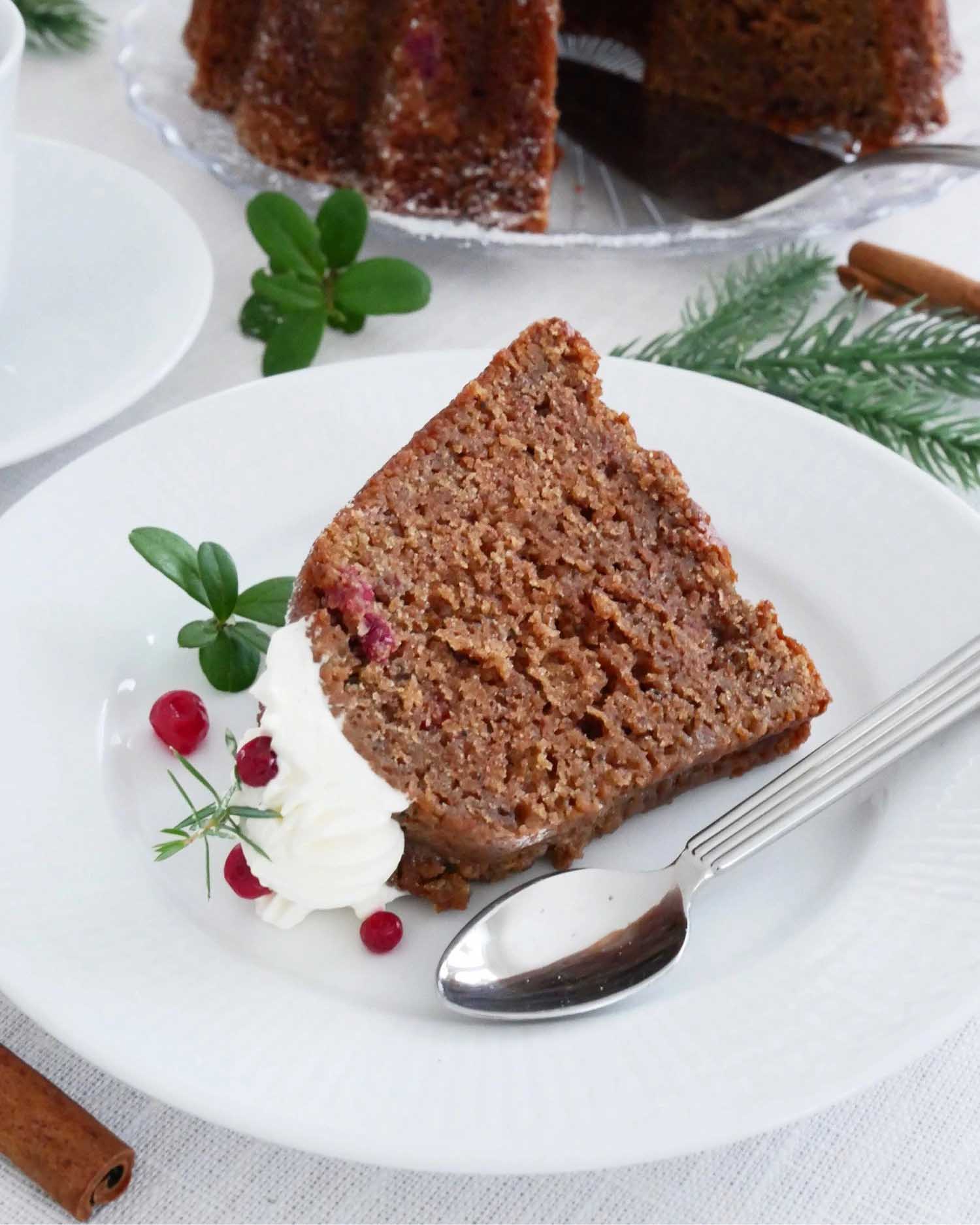 Mjuk pepparkaka med mascarponefrosting Mjuk pepparkaka med mascarponefrosting