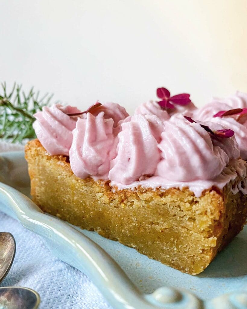 Saffransblondie med lingonfärskost 4 Saffransblondie med lingonfärskost | Receptskatt