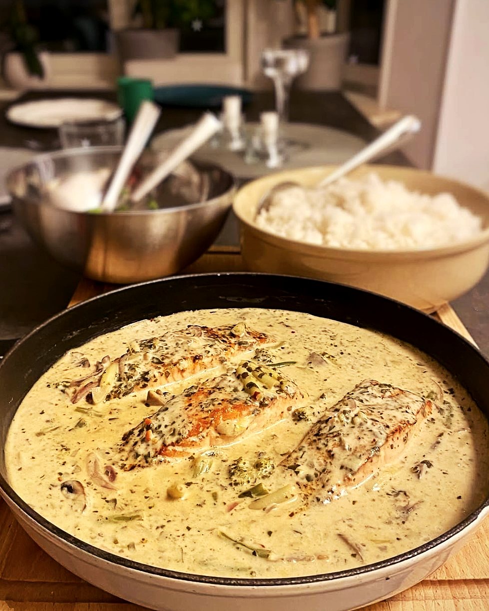 Stekt lax med grön curry och kokosmjölk Stekt lax med grön curry och kokosmjölk