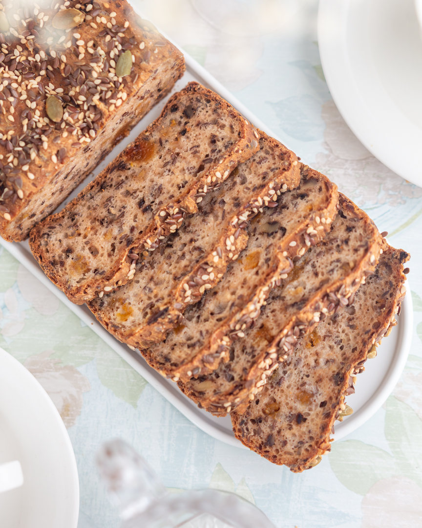 Glutenfritt fröbröd med aprikoser Glutenfritt fröbröd med aprikoser
