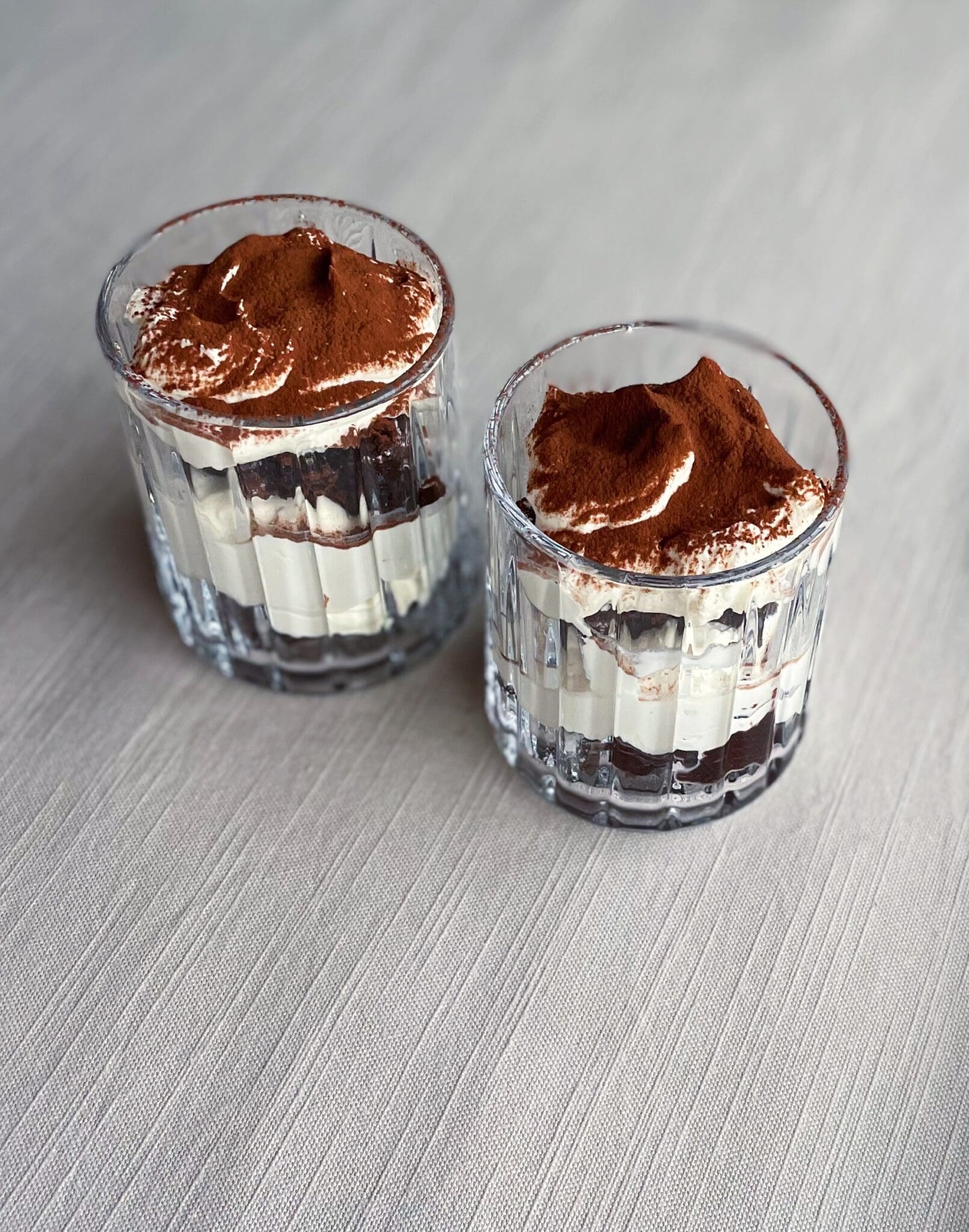 Kladdkakedessert med tiramisufyllning Kladdkakedessert med tiramisufyllning