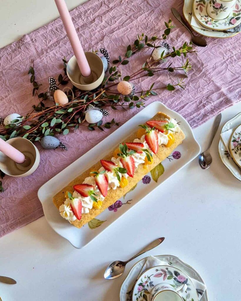 Rulltårta med lemon curd och färska jordgubbar 14 Rulltårta med lemon curd och färska jordgubbar | Receptskatt