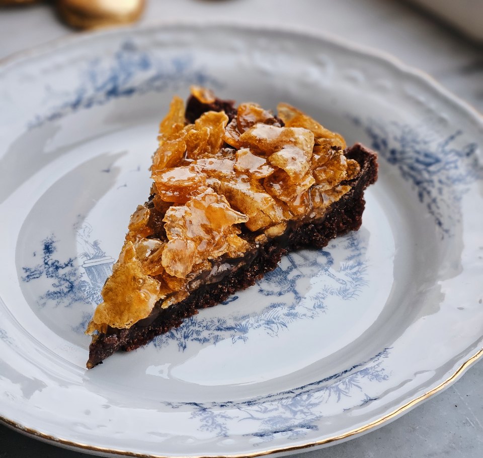 Kladdkaka med cornflakestäcke Kladdkaka med cornflakestäcke