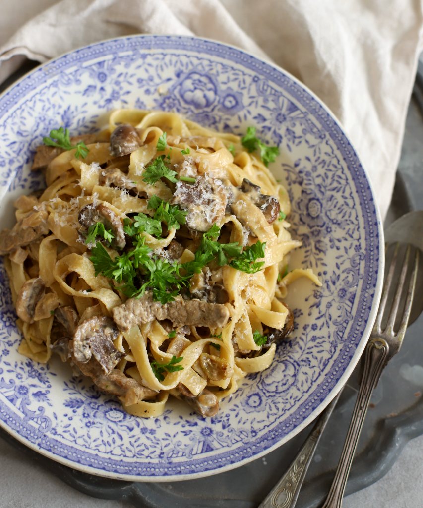 Lövbiffspasta med rostad vitlök Lövbiffspasta med rostad vitlök