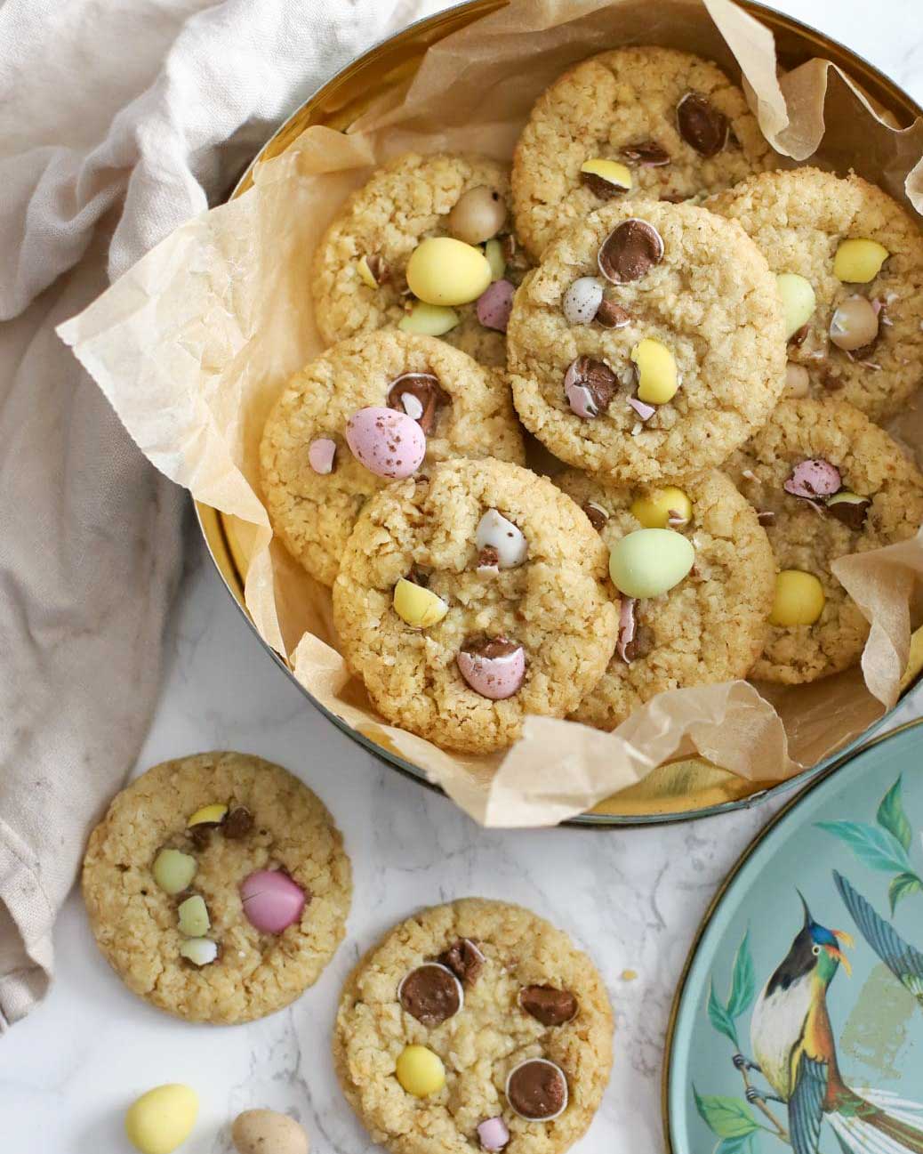 Havrekakor med kokos och chokladägg Havrekakor med kokos och chokladägg