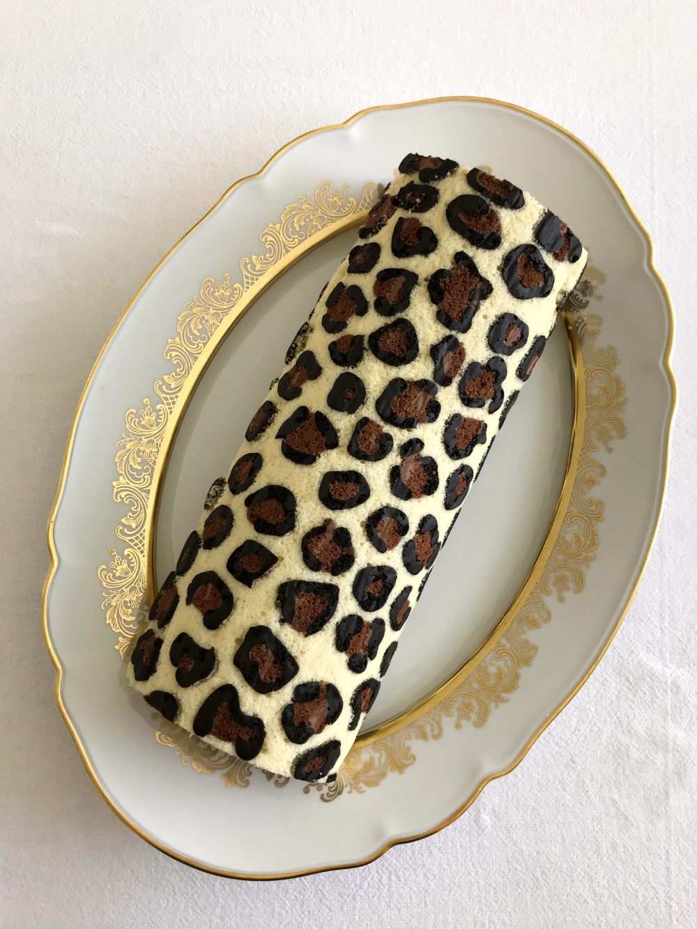 Leopardmönstrad rulltårta med Nutella Leopardmönstrad rulltårta med Nutella