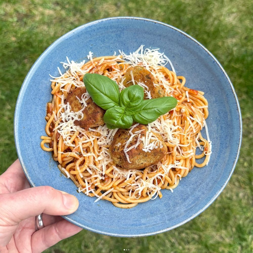 Linsbollar med spagetti i tomatsås Linsbollar med spagetti i tomatsås
