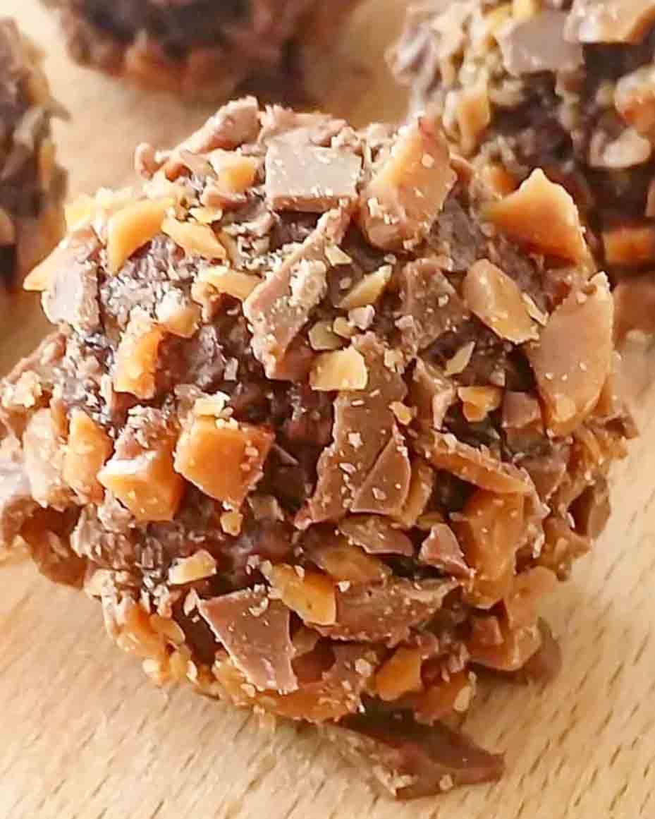 Chokladbollar med krossad Diam Chokladbollar med krossad Diam