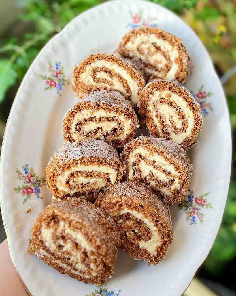 Morotsrulltårta med frosting på brynt smör 13 Morotsrulltårta med frosting på brynt smör | Receptskatt