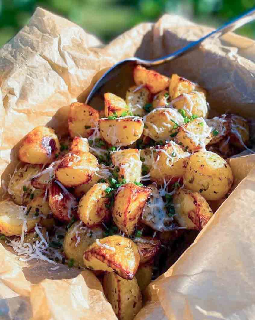 Krispig färskpotatis med parmesan Krispig färskpotatis med parmesan