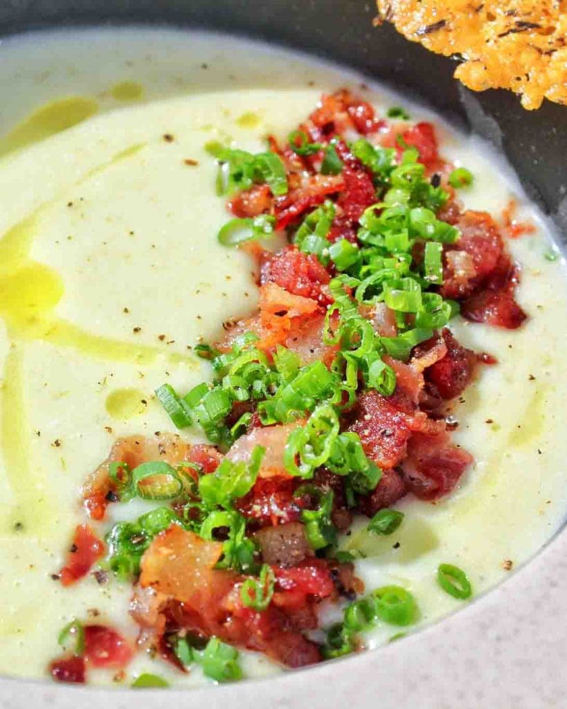 Potatis- och purjolökssoppa med parmesanchips 17 Potatis- och purjolökssoppa med parmesanchips | Receptskatt
