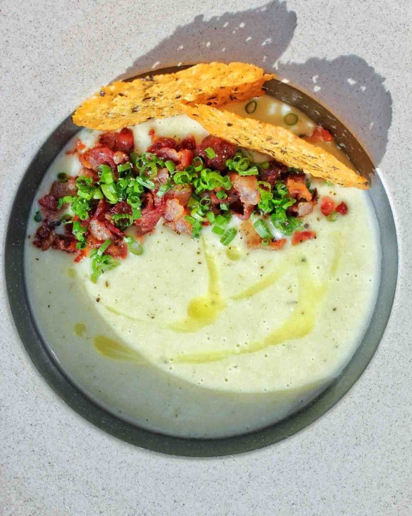 Potatis- och purjolökssoppa med parmesanchips 16 Potatis- och purjolökssoppa med parmesanchips | Receptskatt